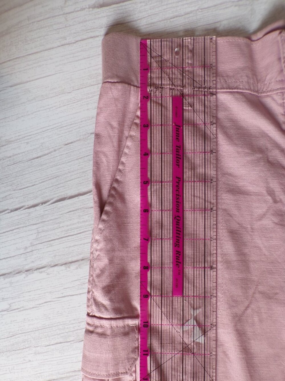 NWT LEE Women's 5" Cargo Shorts in Soft Mauve - Picture 8 of 9